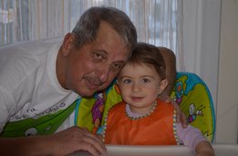 Некулай Григораш и его внук
